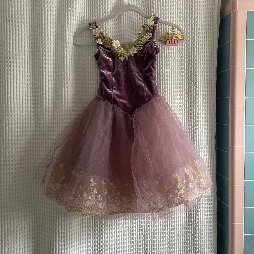 Dance coustume